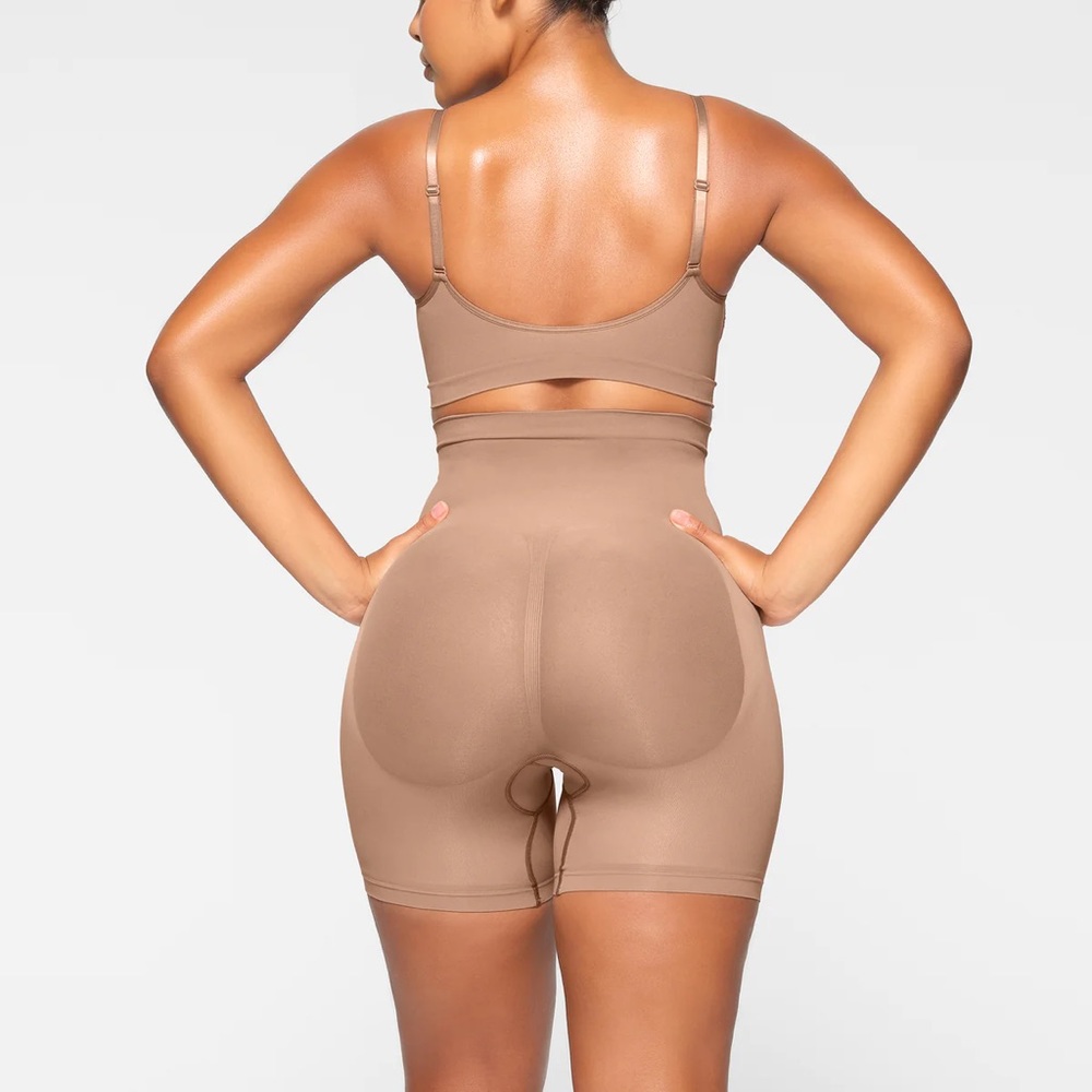 SKIMS Seamless Sculpt Mod Thigh Short